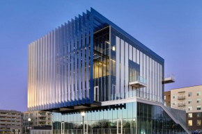 Hotel Revel